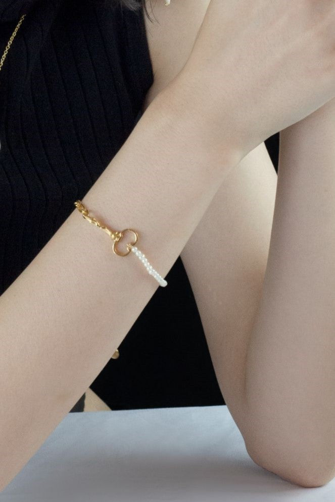 Alchemist Pearl 18k Gold Key Bracelet Mamour Paris Jewellery
