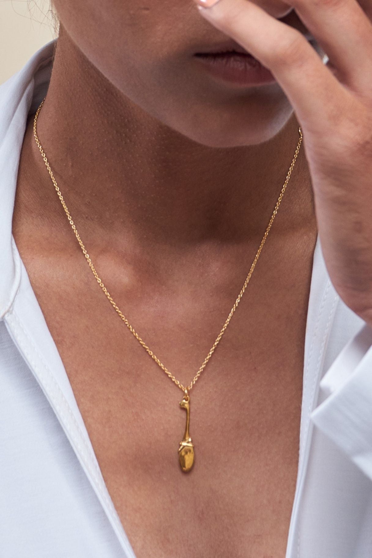 letter i necklace pendant Mamour Paris jewellery