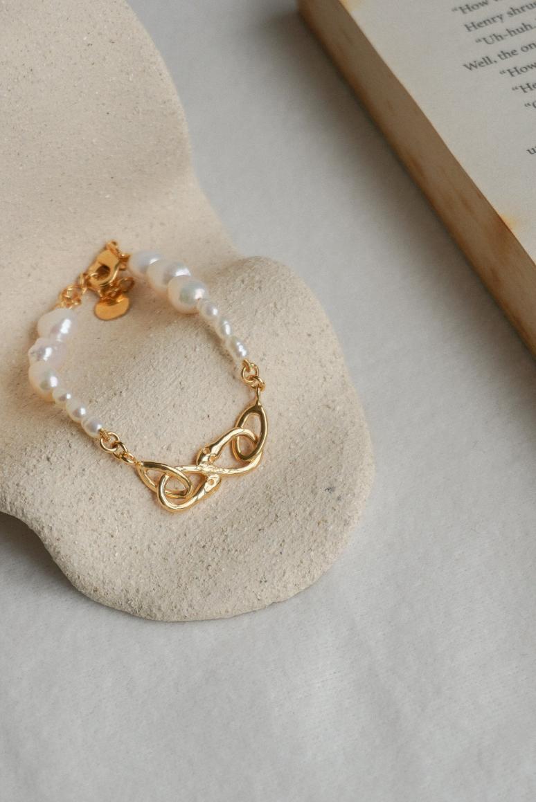 Serpentine Pearl 18k Gold Link Bracelet Mamour Paris Jewellery