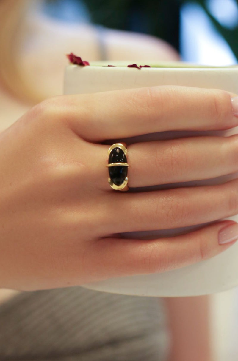 Dawn Black Onyx Gold Signet Ring Mamour Paris Jewelry