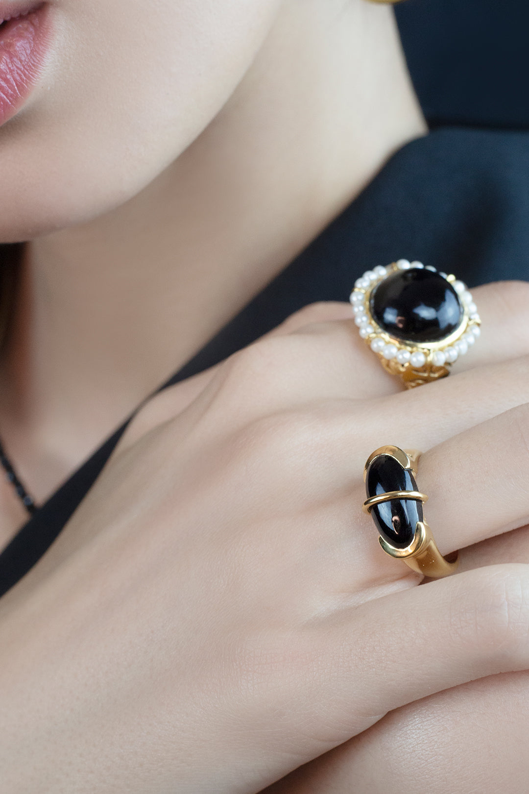 Dawn Black Onyx Gold Signet Ring Mamour Paris Jewelry