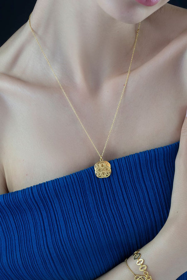 Petals 18k gold square pendant necklace Mamour Paris Jewelry